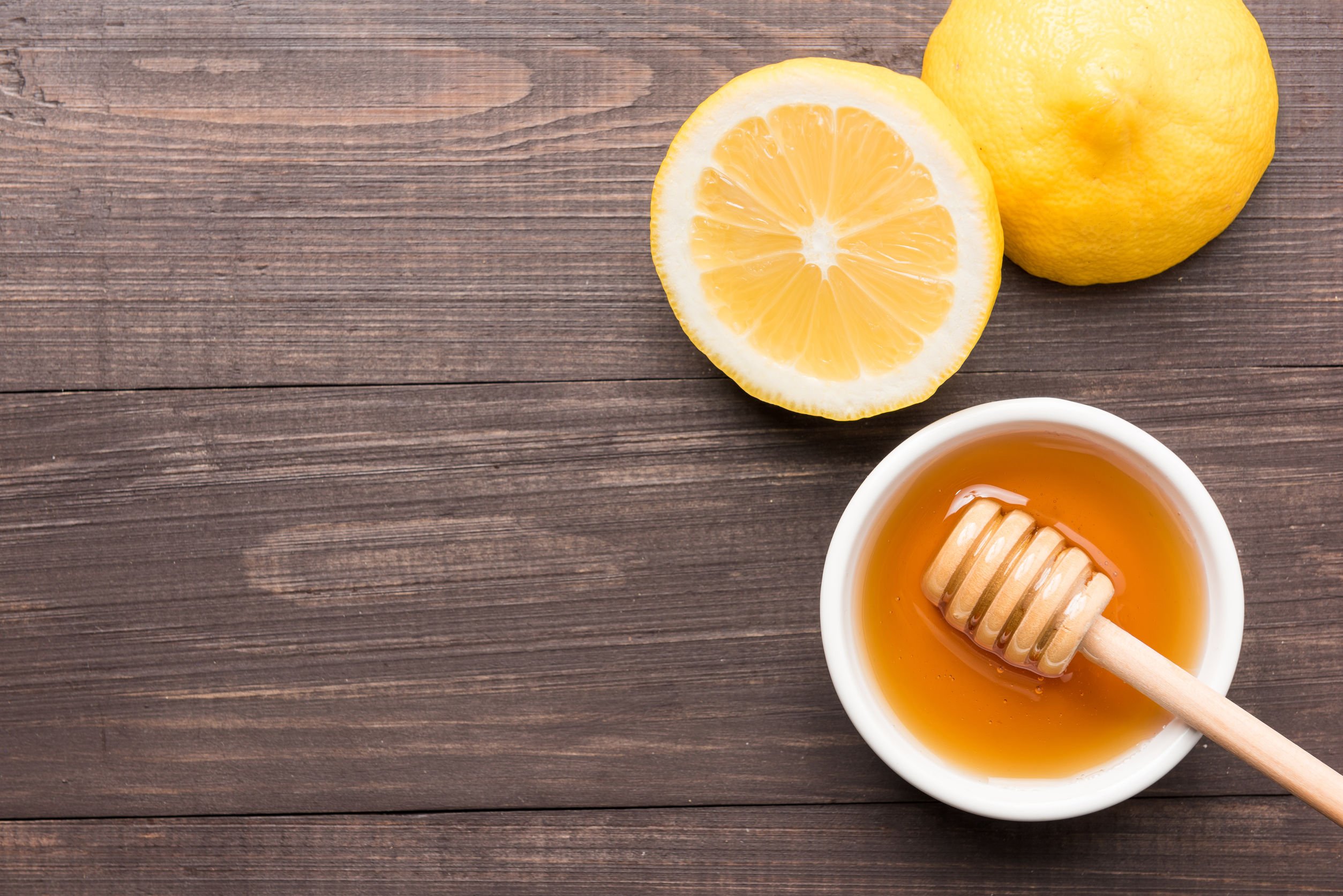 Benefits of Honey Lemon Water (And a Simple Recipe)